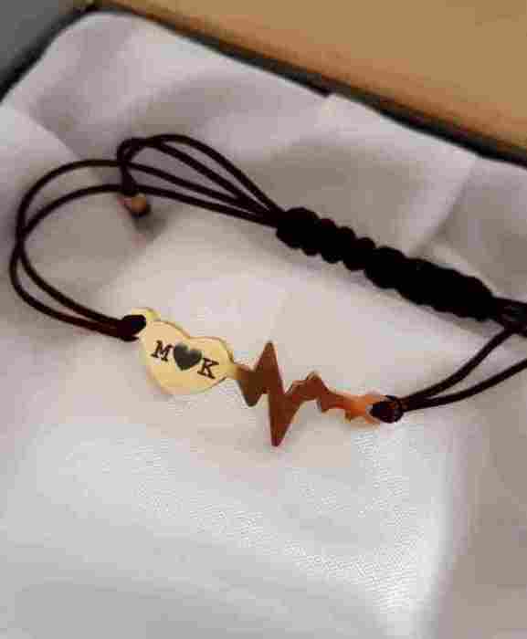Alternative view of Bracelet doré personnalisé avec lettres