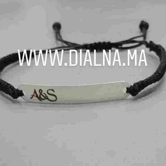 Bracelet en argent personnalisé avec texte de votre choix,Gravure texte sur le recto ou le verso de cet article. La tenue dans le temps est également excellente. Notre équipe d'infographistes se chargera de la composition et de la mise en page de votre personnalisation